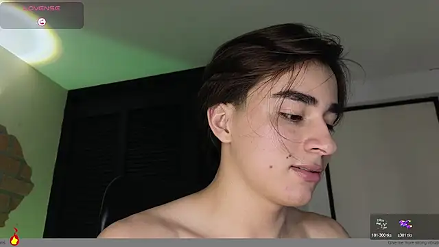 Connorr_01 live cam on StripChat