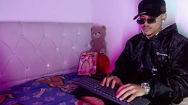 Angel_foxc13 live cam on StripChat