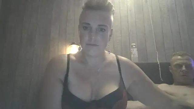bicouple1992 (G milf) - Topless blowjob
