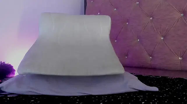 JulianaCarter live cam on StripChat
