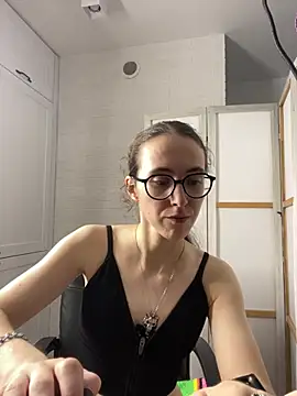 MartiniiSelenna live cam on StripChat