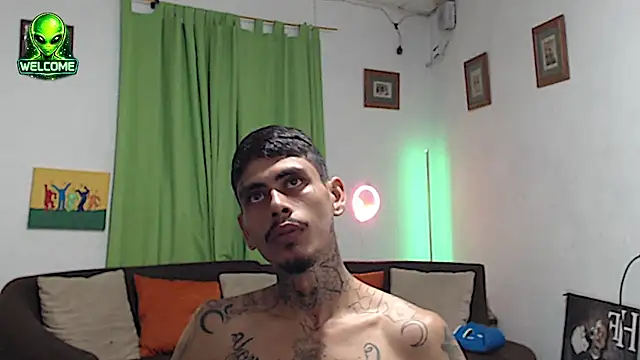 alpha_zom live cam on StripChat