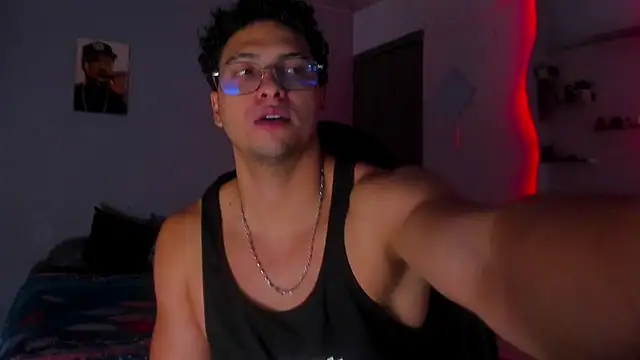Kris_Khalifa69 live cam on StripChat