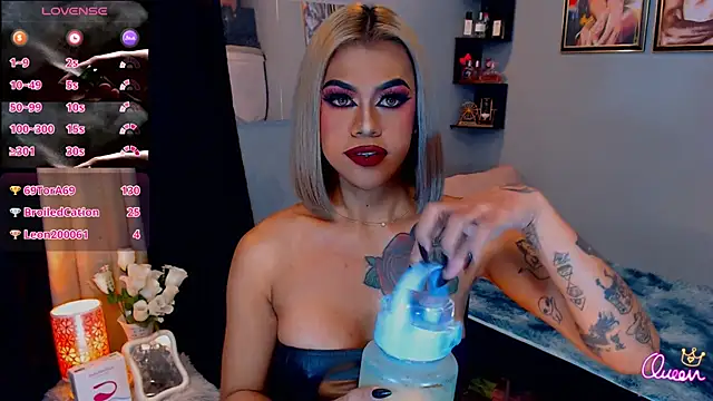 StellaStrong30 live cam on StripChat