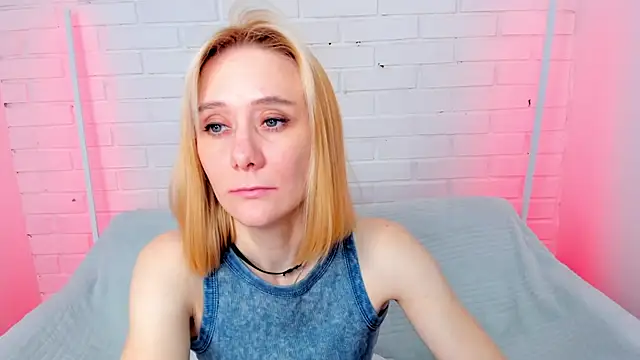 NikaBond live cam on StripChat