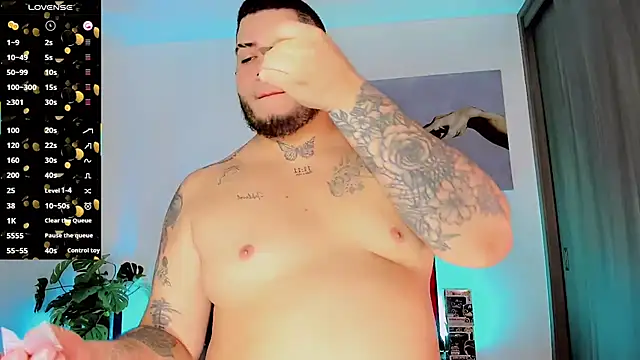 Thomas_chubbyxhot live cam on StripChat