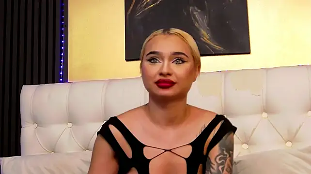 TaniaBliss live cam on StripChat