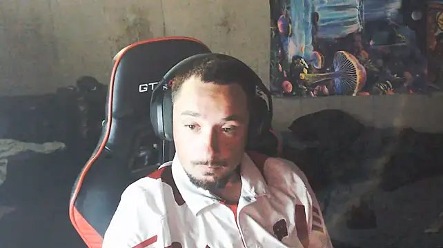 YoBleez live cam on StripChat