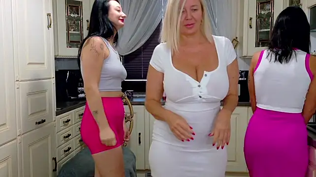 tunderose1 (G young) - boobs chris