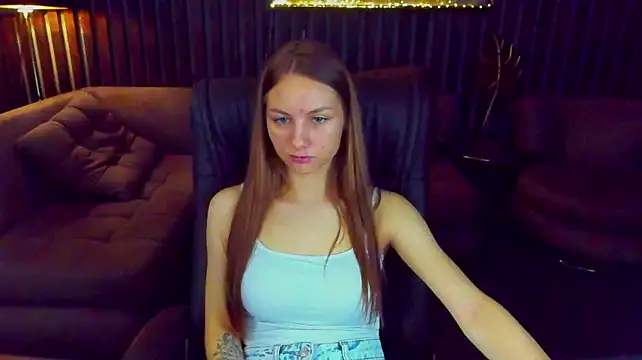 MilaAddams live cam on StripChat