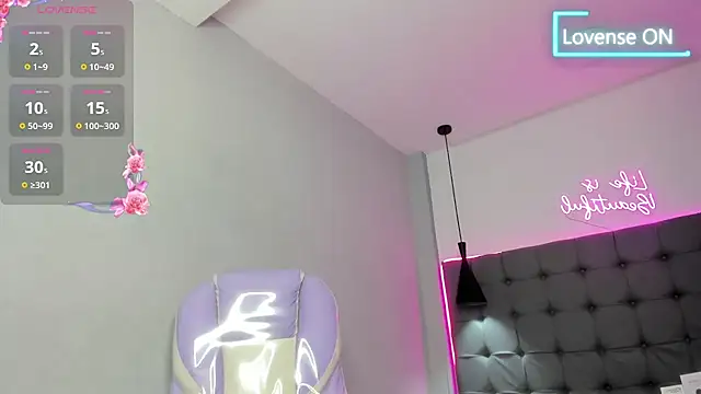 scarletcherry18 (T teen) - naked dance