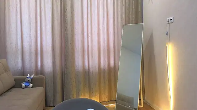 belle_cute (F teen) - open pussy+zoom