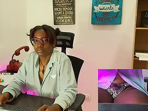 kassandra_brownn (Ask my age) - Undress me + rub as hole in doggy
