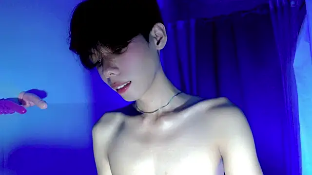 hottie_spicy69 (T teen) - MAKE ME CUM WHILE RIDDING YOU💋💦