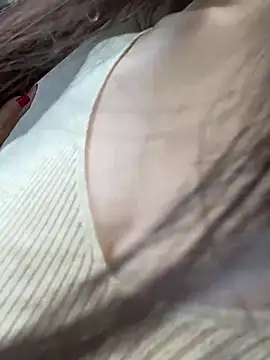 eva10069 (F milf) - 🌹户外景区咖啡馆挑战坐异性大腿蹭蹭