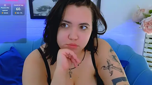 Viochi_01 live cam on StripChat