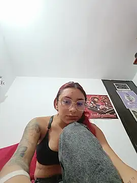ellie502 live cam on StripChat