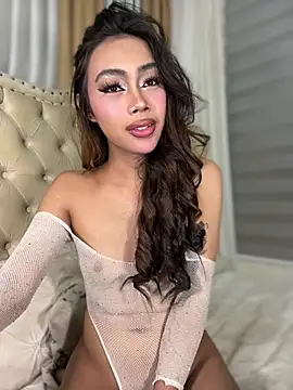Innocent_yanixx69 live sex cam