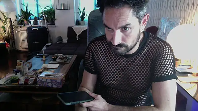 tomz0819 live cam on StripChat