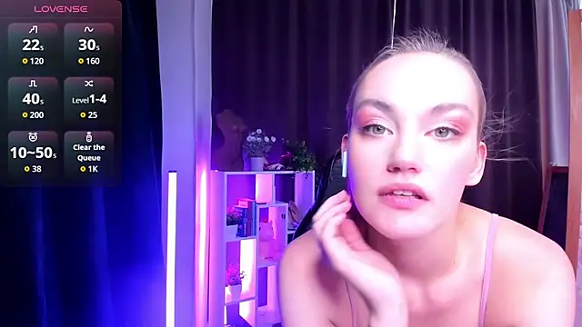 Ida_FaneStain live cam on StripChat