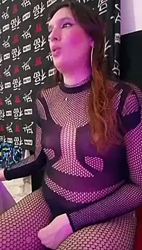 samanthaa_hot_ live cam on StripChat