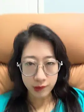weiwei103 (F milf) - 全裸戴狗链阿黑颜