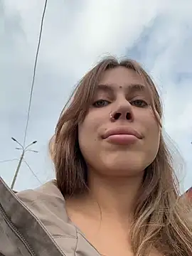 jucie_boom (F young) - camel toe show + open the door car