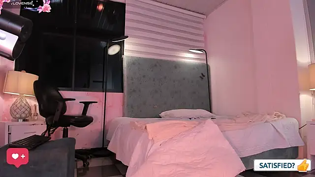 jessicameron_ (T teen) - send your legs behind your shoulders