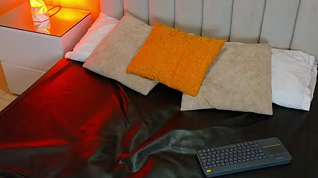 Derek_Sinn live cam on StripChat