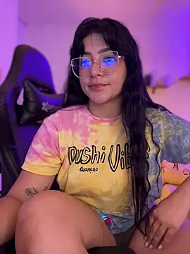 lia_flowers (F young) - SALIVA, PLAY AND SUCK TITS MAKE ME WET