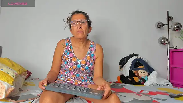 Keyla_Milf live cam on StripChat