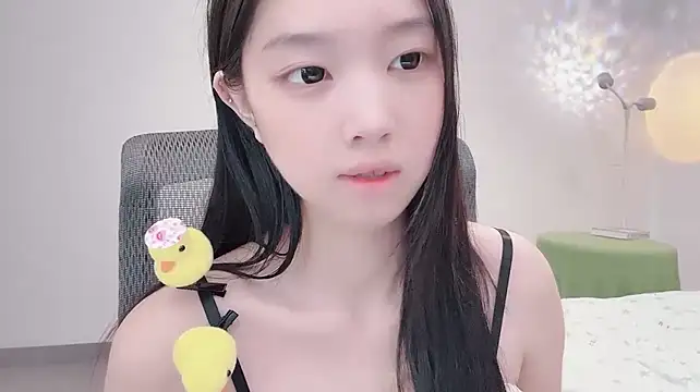 Yoyo33355 live cam