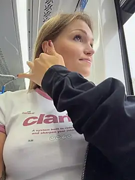 streetsquirt (Ask my age) - show naked boobs in public