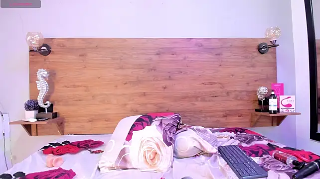 CristineMiller live cam on StripChat