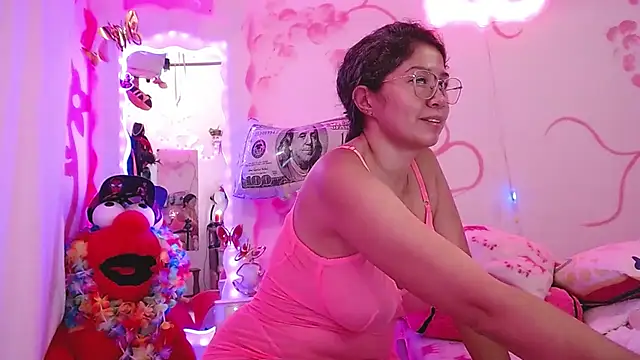 dainaflowers live cam on StripChat
