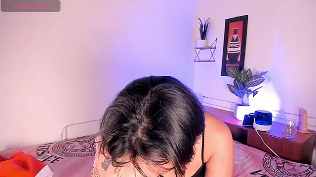 adriannyp_1 live cam on StripChat