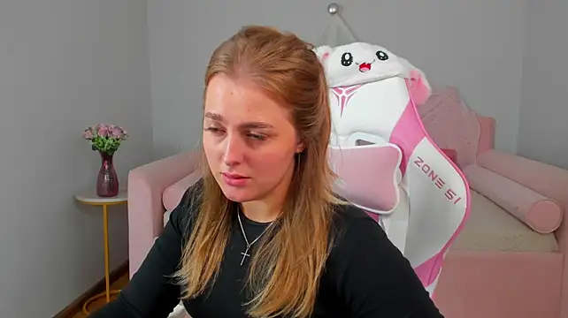 EllaBells live cam on StripChat