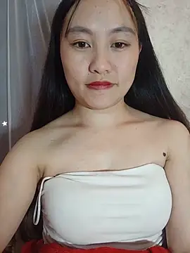Cherry-squirtt live cam on StripChat