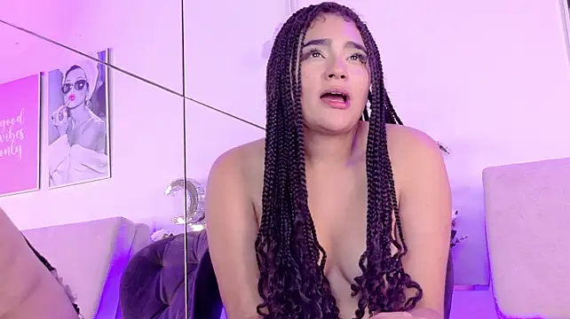 Evaa_Holly live cam on StripChat