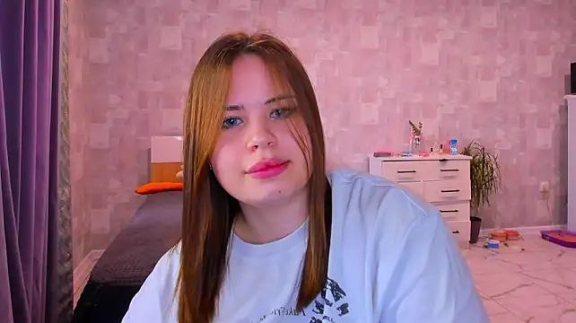 AngelinaRena live cam on StripChat