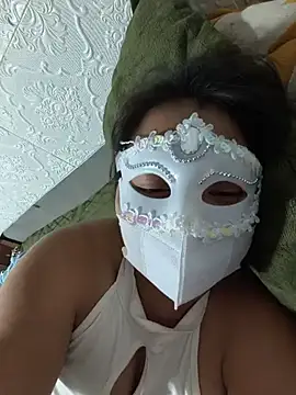 MIKAA0606 live cam on StripChat