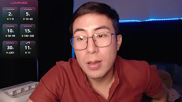 andrewmhilton_ live cam on StripChat