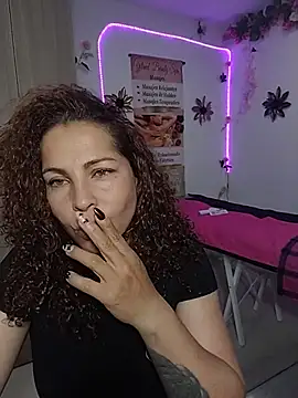 YanisAriel2110 live cam on StripChat