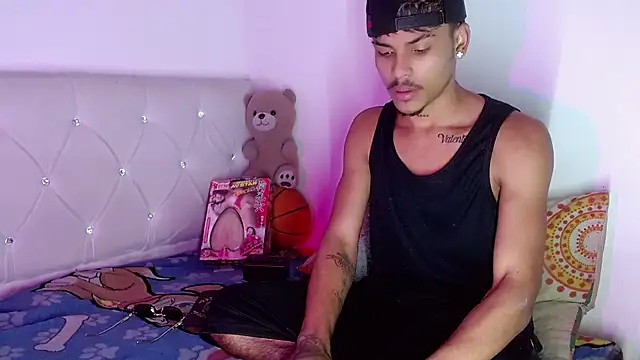Angel_foxc13 live cam on StripChat