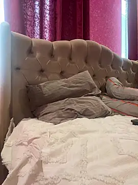 Shailadiesss live cam on StripChat