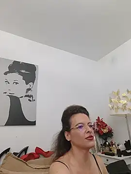 RebeccaNoble live cam on StripChat