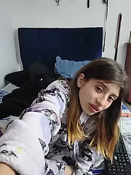 KratosAfroditacs live cam on StripChat