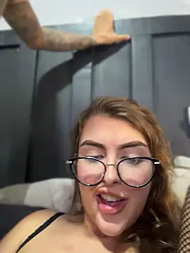miiabellovic live cam on StripChat