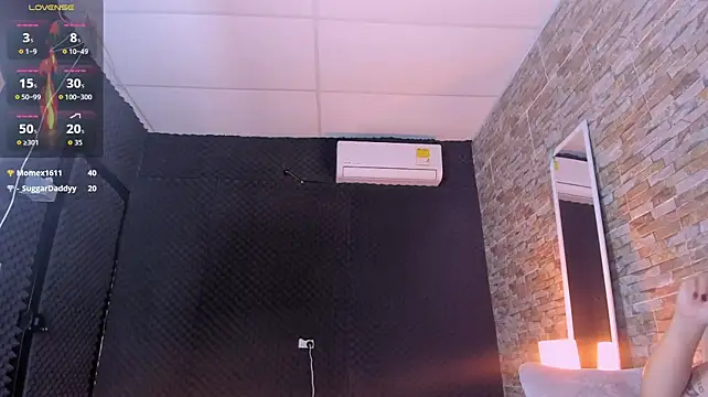 AylaNoir live cam on StripChat