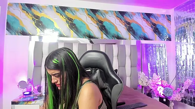 IsaDiiaz live cam on StripChat